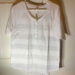 Aeropostale large half button down tee white with gray stripes